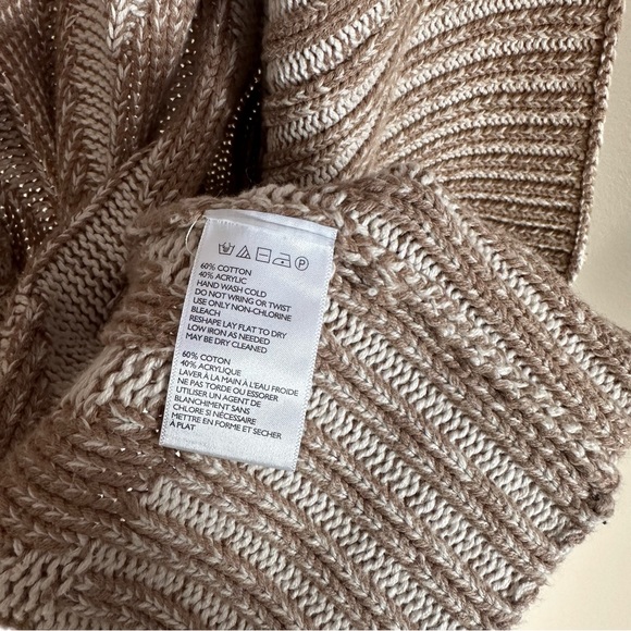 UO beige & white open-knit heavy cardigan size small - Picture 3 of 4
